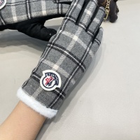 $40.00 USD Moncler Gloves #1249271