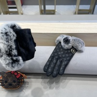 $52.00 USD Celine Gloves For Women #1249501