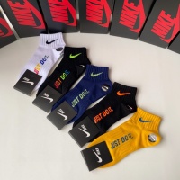 $25.00 USD Nike Socks #1249891