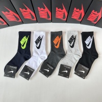 $29.00 USD Nike Socks #1261091