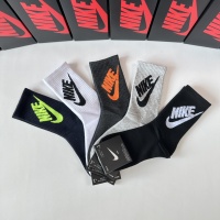 $29.00 USD Nike Socks #1261091