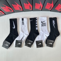 $29.00 USD Nike Socks #1261123