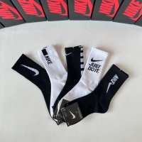 $29.00 USD Nike Socks #1261123