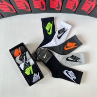 $27.00 USD Nike Socks #1269746