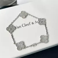 $60.00 USD Van Cleef & Arpels Bracelets For Women #1270867