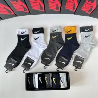 $27.00 USD Nike Socks #1272777