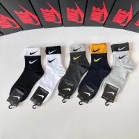 $27.00 USD Nike Socks #1272777