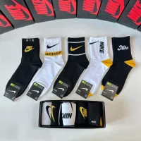 $27.00 USD Nike Socks #1272814