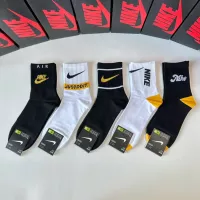 $27.00 USD Nike Socks #1272814