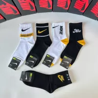 $27.00 USD Nike Socks #1272814