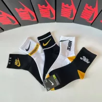 $27.00 USD Nike Socks #1272814