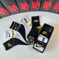 $27.00 USD Nike Socks #1272814