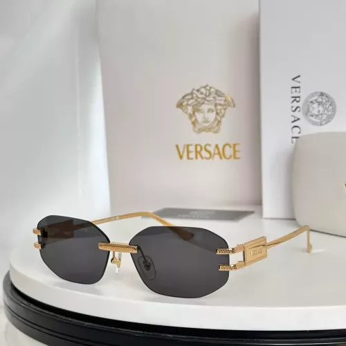 Versace AAA Quality Sunglasses #1283660