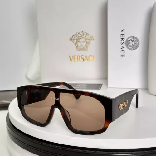 Versace AAA Quality Sunglasses #1283702