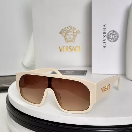 Versace AAA Quality Sunglasses #1283703