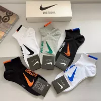 $29.00 USD Nike Socks #1287463