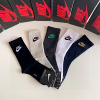 $29.00 USD Nike Socks #1288272