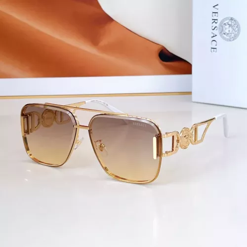 Versace AAA Quality Sunglasses #1296285