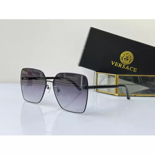 Versace AAA Quality Sunglasses #1296301