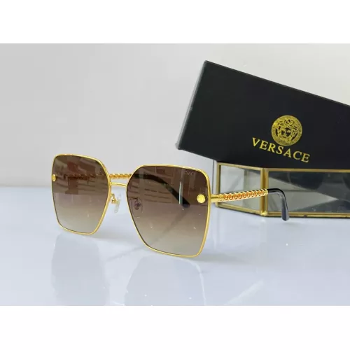 Versace AAA Quality Sunglasses #1296302