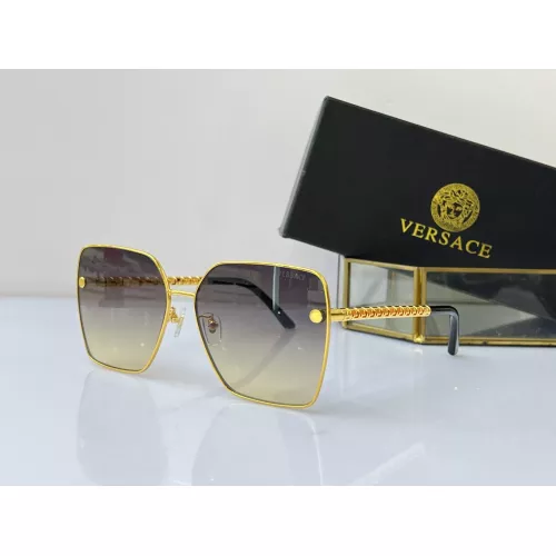 Versace AAA Quality Sunglasses #1296303