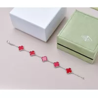 $22.00 USD Van Cleef & Arpels Bracelets For Women #1313634