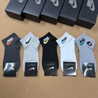 $25.00 USD Nike Socks #1324929
