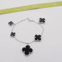 $32.00 USD Van Cleef & Arpels Bracelets For Women #1326273