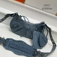 $108.00 USD Balenciaga AAA Quality Messenger Bags For Women #1332389
