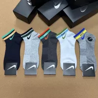 $25.00 USD Nike Socks #1332492