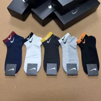 $25.00 USD Nike Socks #1332494