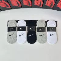 $27.00 USD Nike Socks #1338615