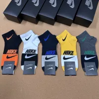 $25.00 USD Nike Socks #1338641