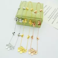 $32.00 USD Van Cleef & Arpels Necklaces For Women #1351803