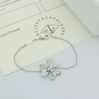 $25.00 USD Van Cleef & Arpels Bracelets For Women #1351814