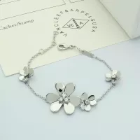$27.00 USD Van Cleef & Arpels Bracelets For Women #1351817