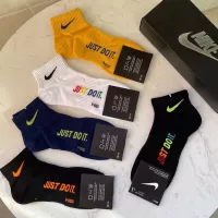 $25.00 USD Nike Socks #1352876