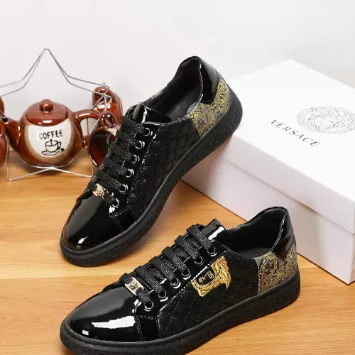 Versace Casual Shoes For Men #1367311