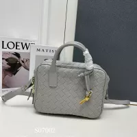 $98.00 USD Bottega Veneta BV AAA Quality Handbags For Women #1363910