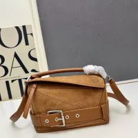 $102.00 USD LOEWE AAA Quality Messenger Bags For Women #1372501