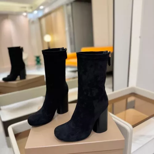 Burberry Boots For Women #1377961