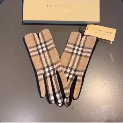 Burberry Gloves #1379203