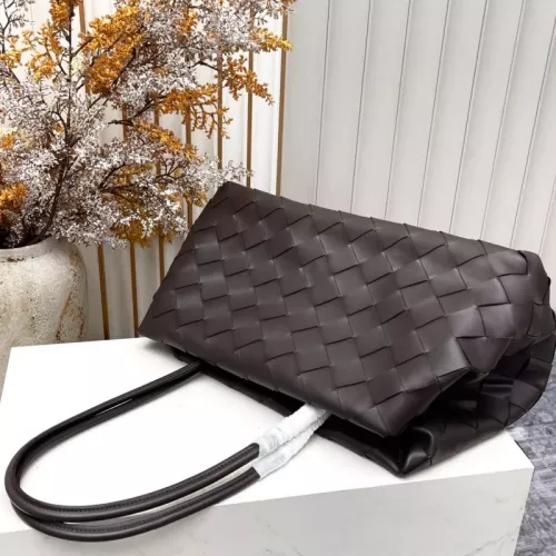 Replica Bottega Veneta BV AAA Quality Shoulder Bags For Women #1387939 $108.00 USD for Wholesale
