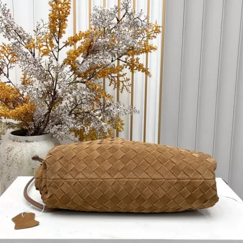 Replica Bottega Veneta BV AAA Quality Messenger Bags For Women #1388014 $112.00 USD for Wholesale