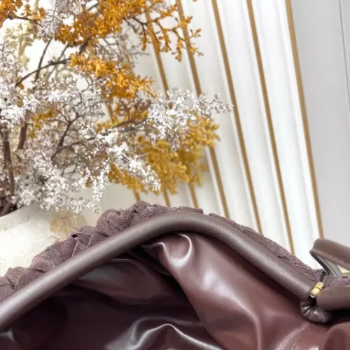 Replica Bottega Veneta BV AAA Quality Messenger Bags For Women #1388017 $112.00 USD for Wholesale