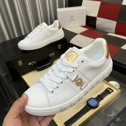 Versace Casual Shoes For Men #1392477