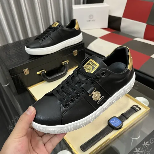 Versace Casual Shoes For Men #1392487