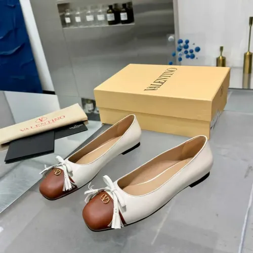 Valentino Flat Shoes For Women #1392878