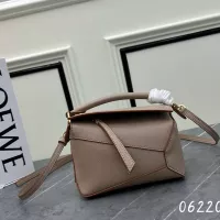 $122.00 USD LOEWE AAA Quality Messenger Bags For Women #1385718