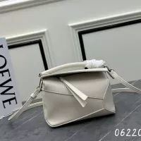 $122.00 USD LOEWE AAA Quality Messenger Bags For Women #1385731